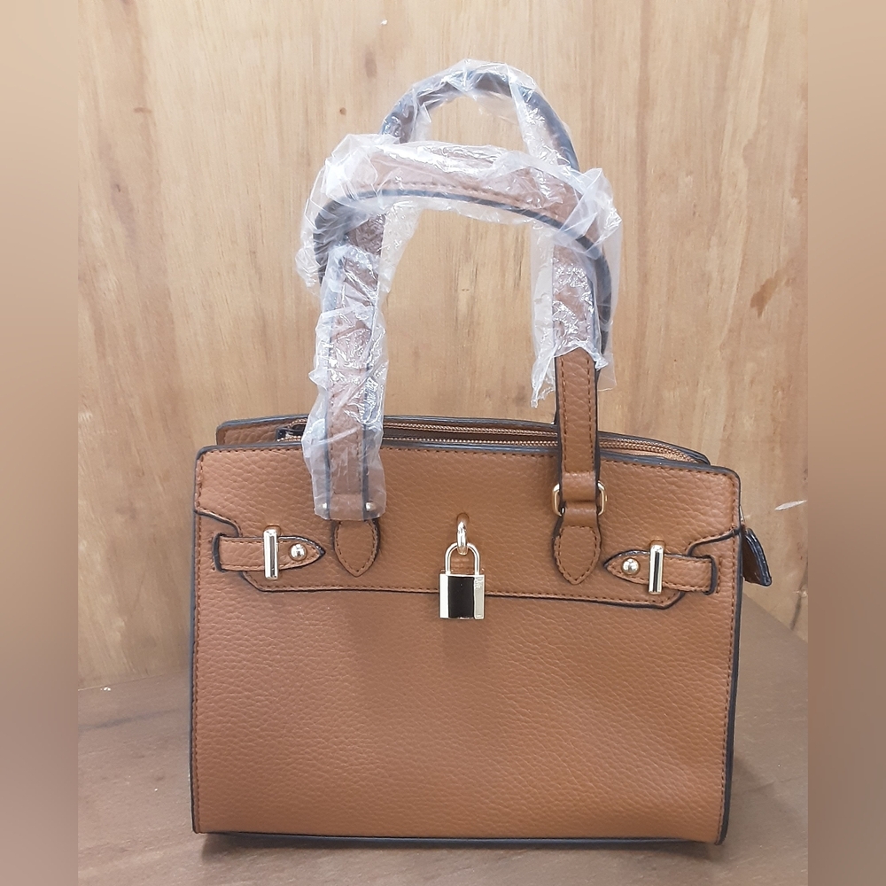 NWOT!!! Designer Look-a-like Elegant Tan Faux Leather Handbag